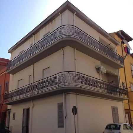 White Apartment Trappeto (Sicily)
